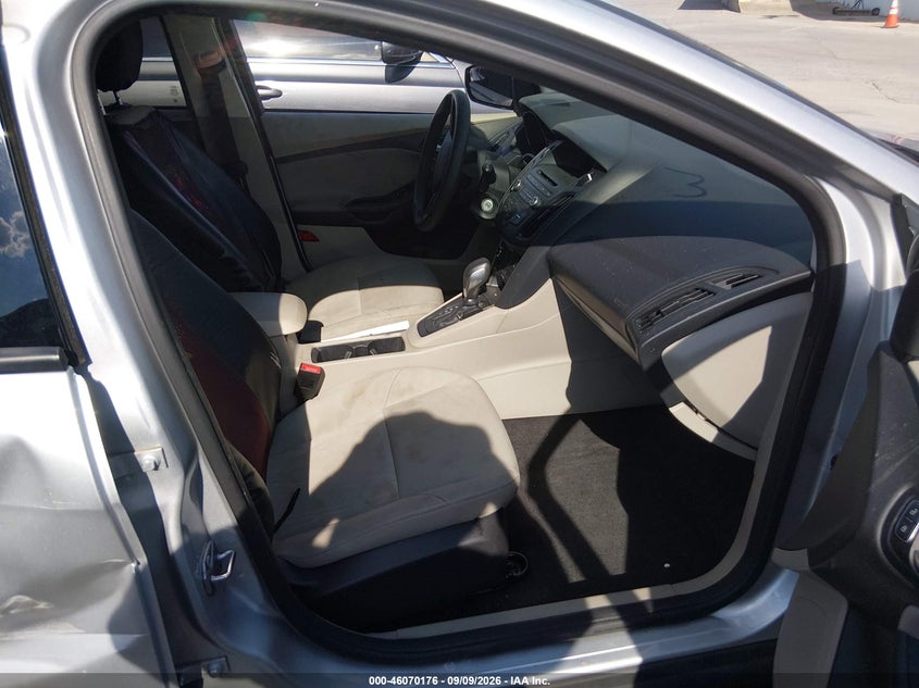 2017 FORD FOCUS auction photo 5