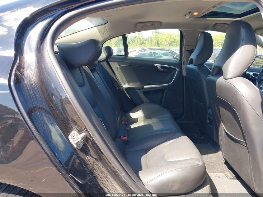 2015 VOLVO S60 auction photo 8