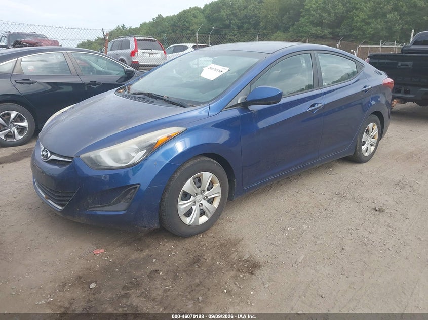 2016 HYUNDAI ELANTRA auction photo 2