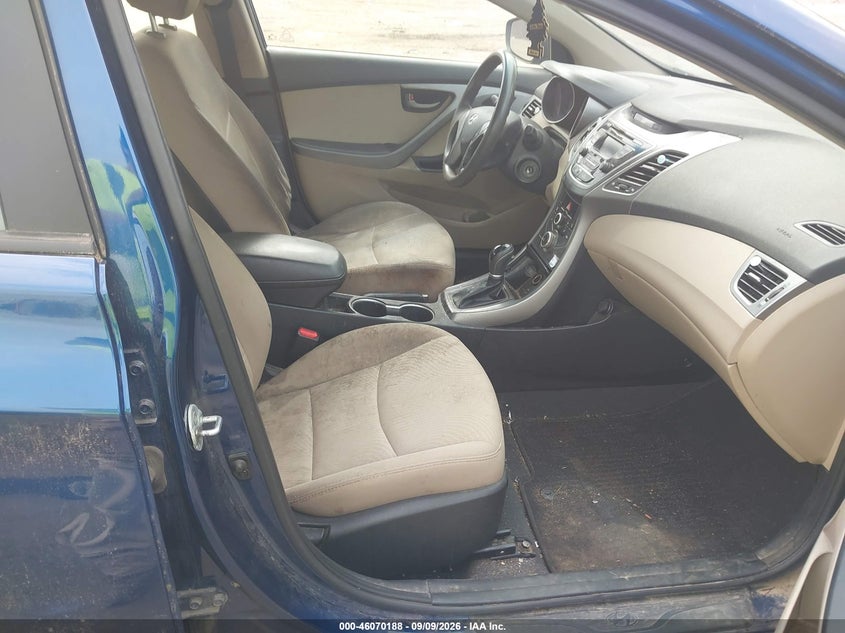 2016 HYUNDAI ELANTRA auction photo 5