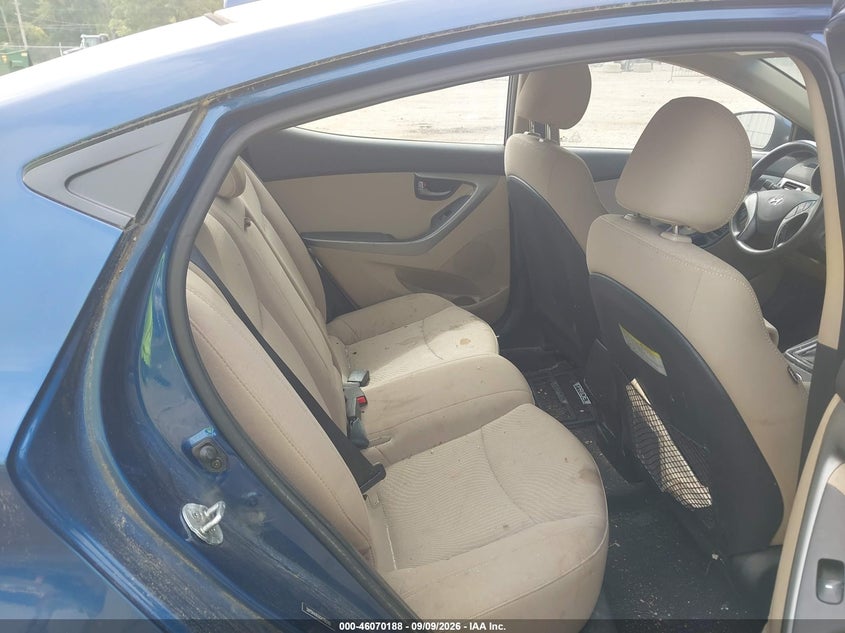 2016 HYUNDAI ELANTRA auction photo 8