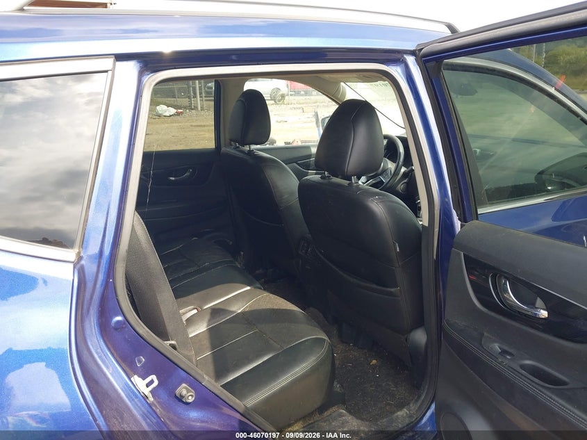 2019 NISSAN ROGUE auction photo 8