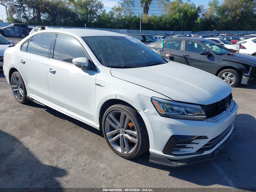 2018 VOLKSWAGEN PASSAT auction photo 1