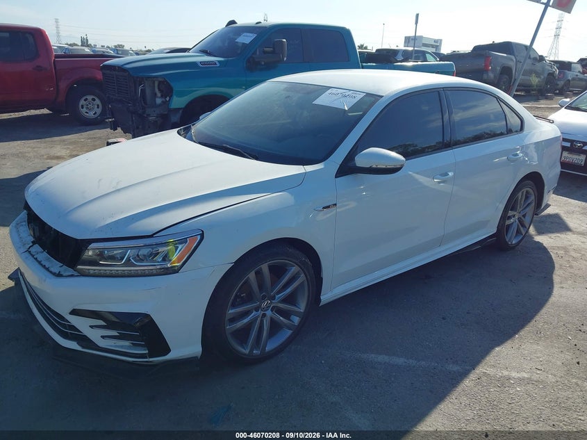 2018 VOLKSWAGEN PASSAT auction photo 2