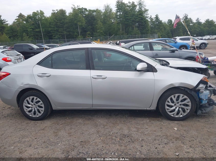 TOYOTA COROLLA - zdjęcie 14