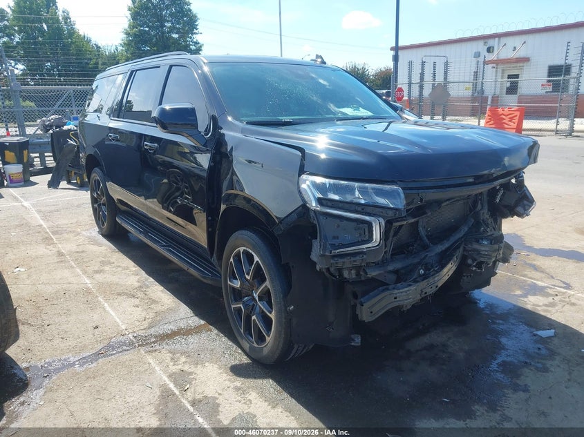 CHEVROLET SUBURBAN - zdjęcie 1