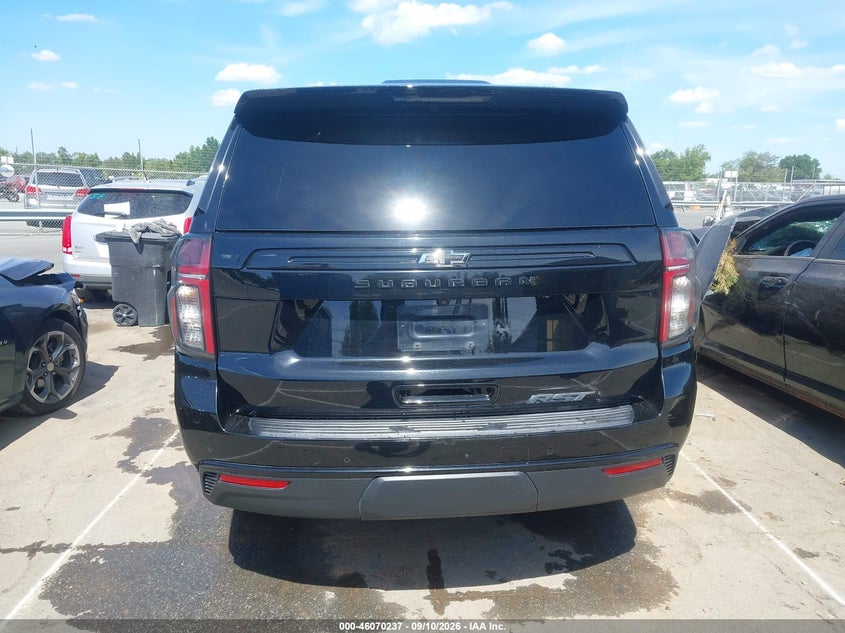 CHEVROLET SUBURBAN - zdjęcie 16