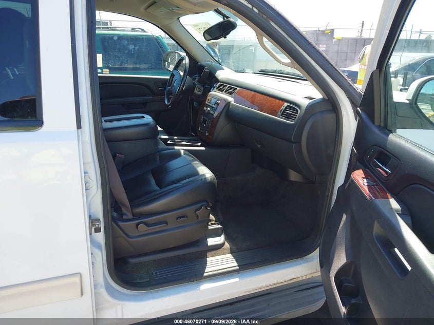 2012 CHEVROLET SUBURBAN 1500 auction photo 5