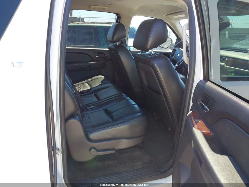 2012 CHEVROLET SUBURBAN 1500 auction photo 8