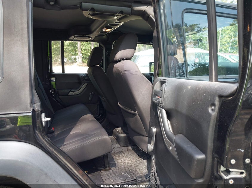 2013 JEEP WRANGLER UNLIMITED auction photo 8