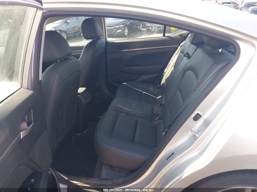 2017 HYUNDAI ELANTRA auction photo 8