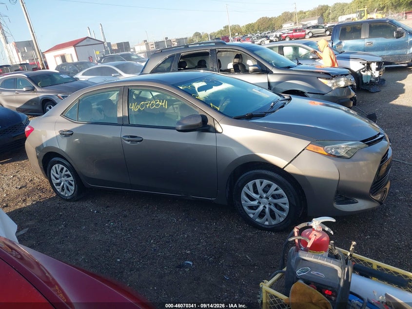TOYOTA COROLLA - zdjęcie 13