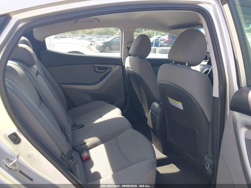 2015 HYUNDAI ELANTRA auction photo 8