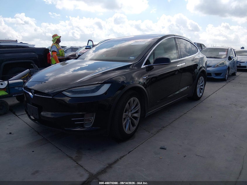 Vin: 5yjxcbe26hf079098, lot: 46569901, tesla model x 20172