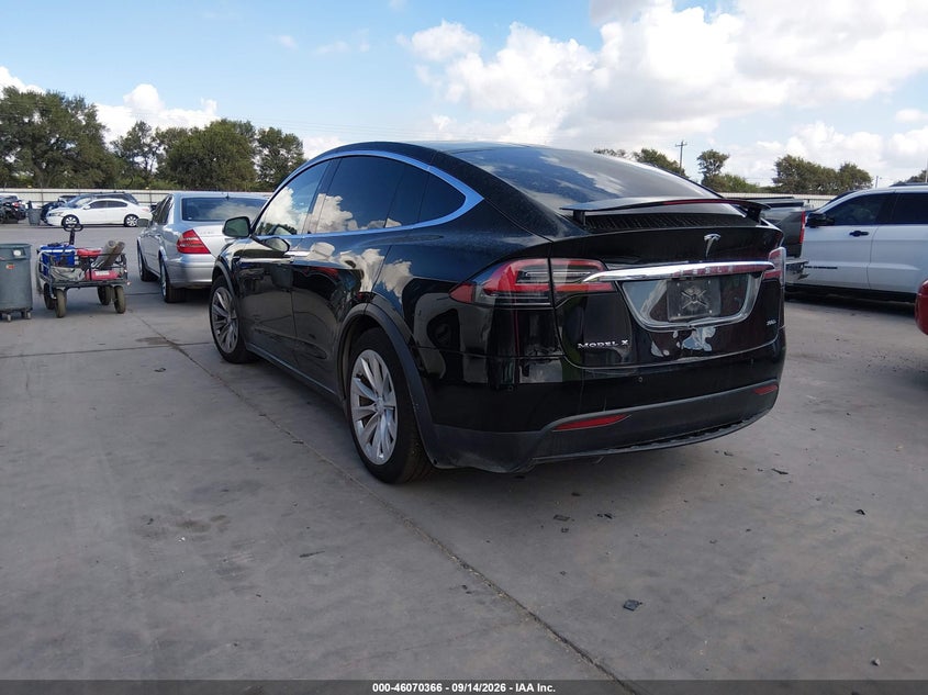 Vin: 5yjxcbe26hf079098, lot: 46569901, tesla model x 20173