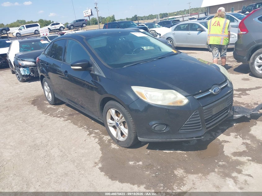 Vin: 1fadp3f28dl217930, lot: 46569958, ford focus se 20131