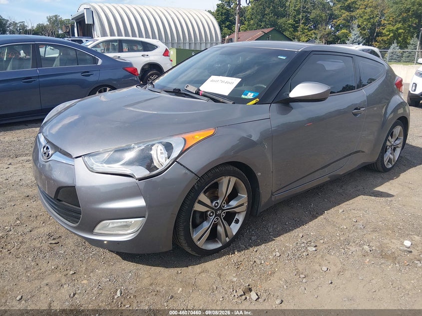 2013 HYUNDAI VELOSTER auction photo 2