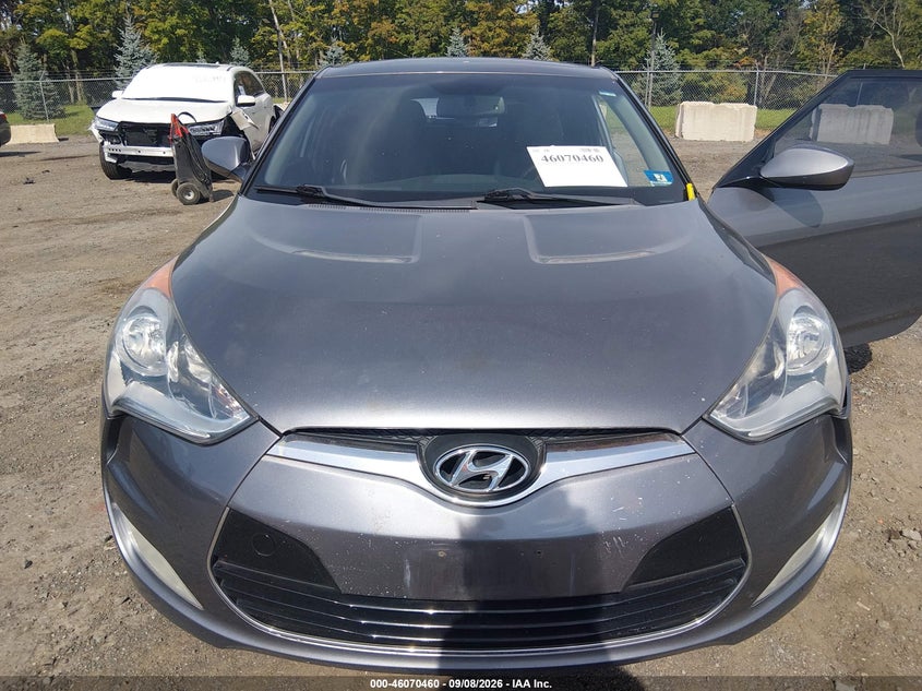 2013 HYUNDAI VELOSTER auction photo 6