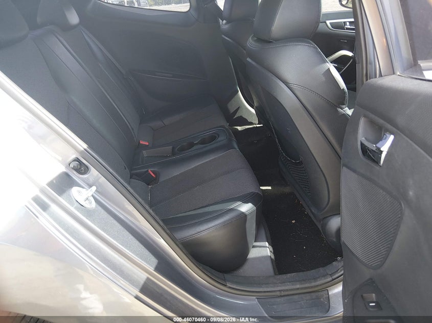 2013 HYUNDAI VELOSTER auction photo 8