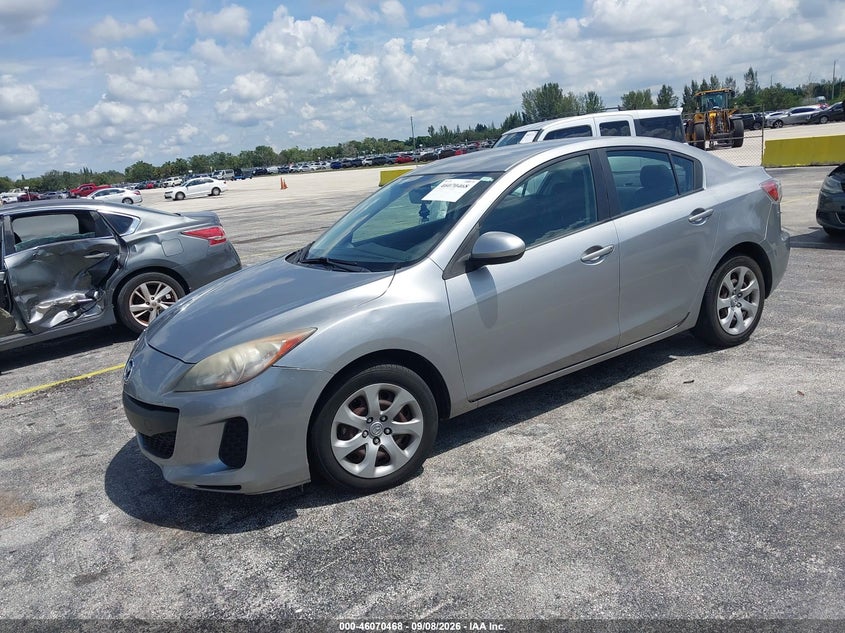 2013 MAZDA MAZDA3 auction photo 2