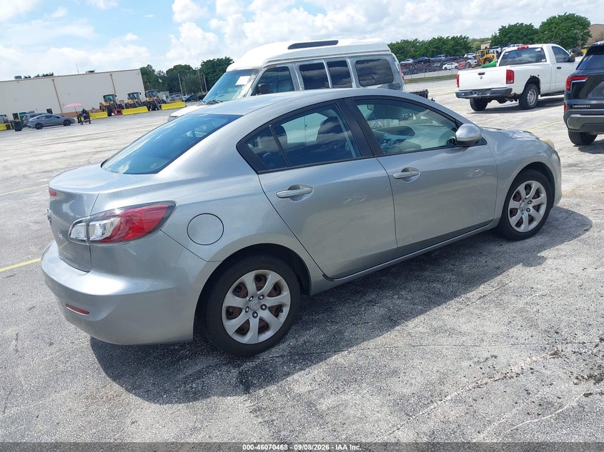 2013 MAZDA MAZDA3 auction photo 4