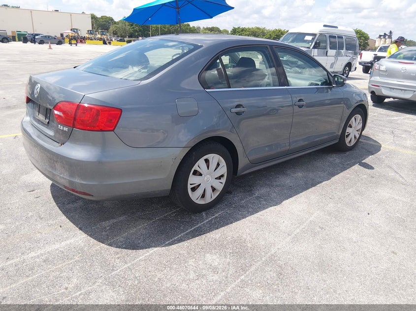 2013 VOLKSWAGEN JETTA auction photo 4