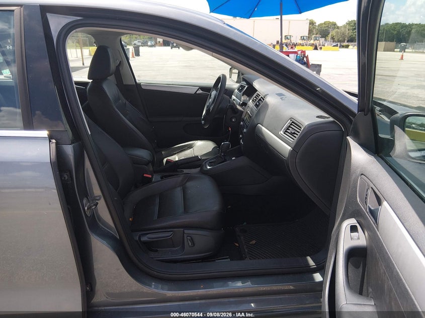2013 VOLKSWAGEN JETTA auction photo 5