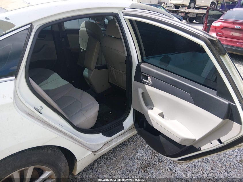 2017 HYUNDAI SONATA auction photo 8