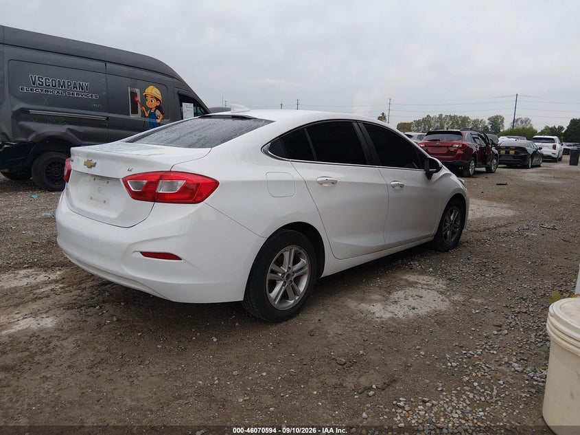 Vin: 1g1be5sm0h7229698, lot: 46570129, chevrolet cruze lt auto 20174