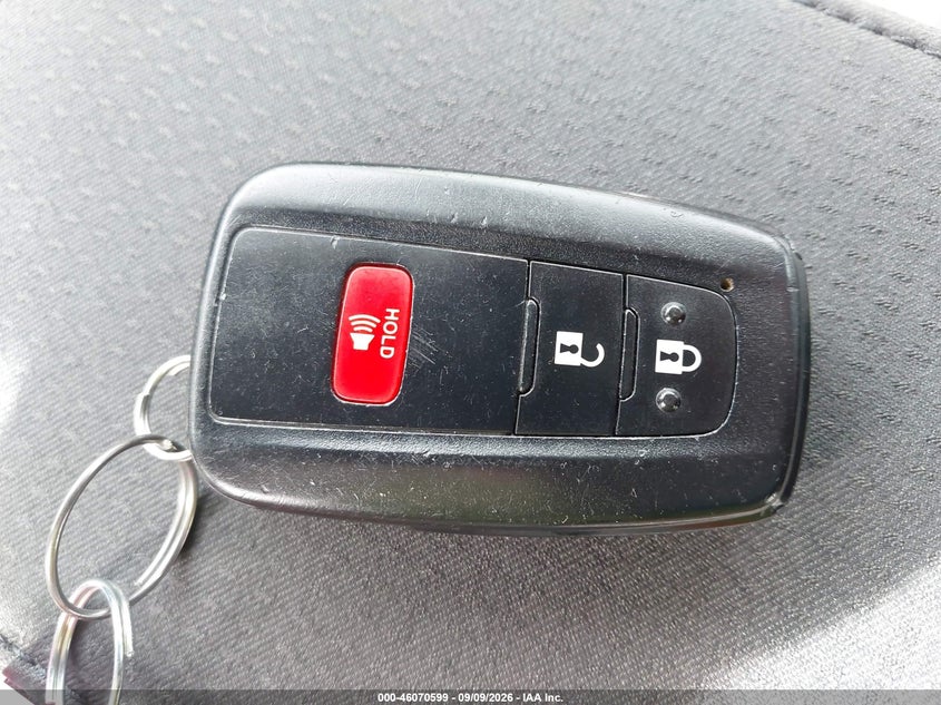 TOYOTA PRIUS - zdjęcie 11