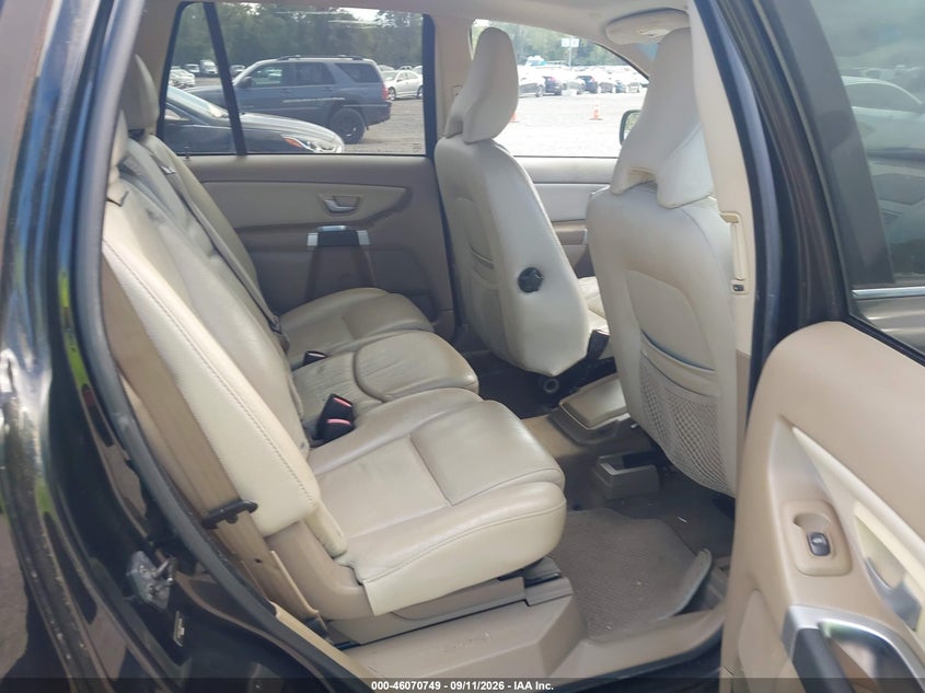 VOLVO XC90 2011 VIN YV4952CY1B1572579