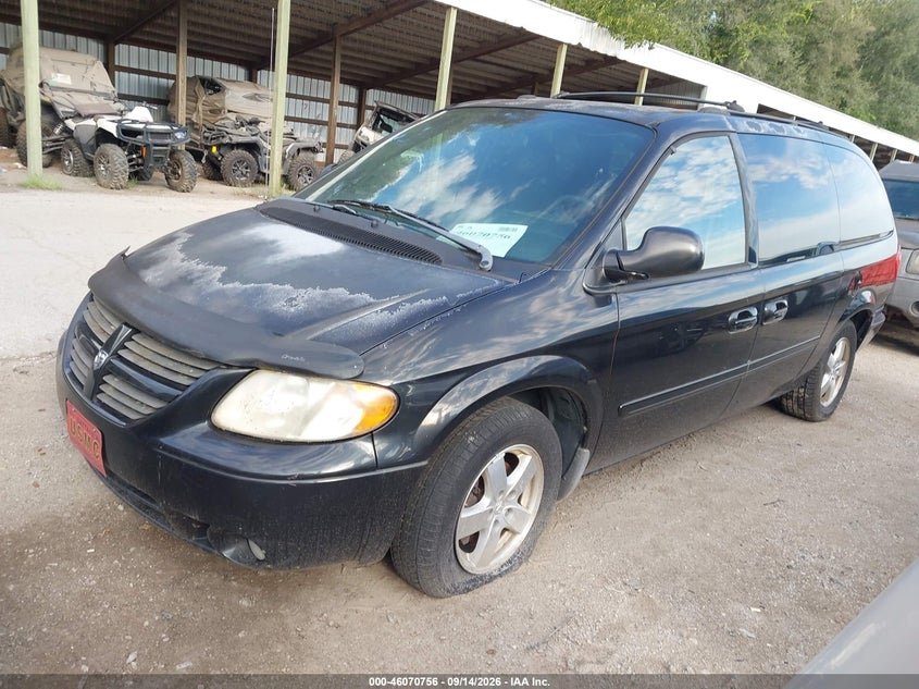 2005 DODGE GRAND CARAVAN auction photo 2