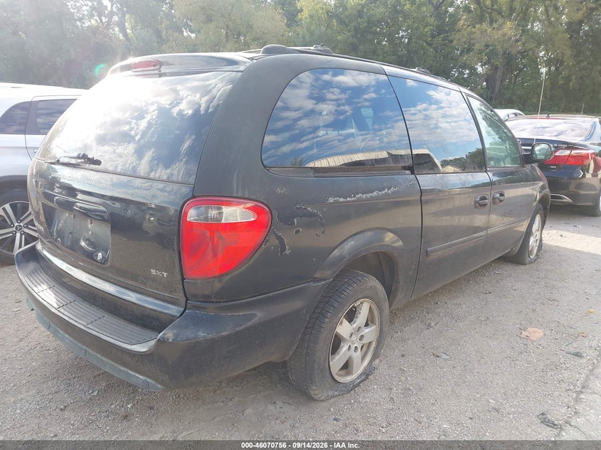 2005 DODGE GRAND CARAVAN auction photo 4