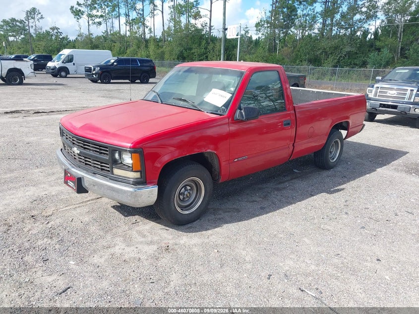 1998 CHEVROLET C1500 auction photo 2