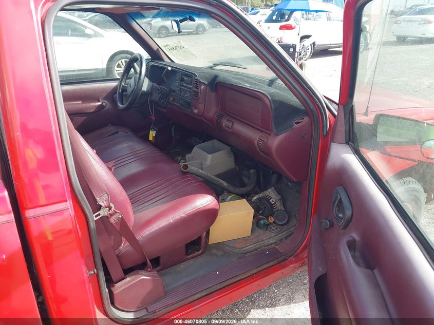 1998 CHEVROLET C1500 auction photo 5