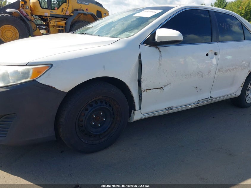 2014 TOYOTA CAMRY auction photo 6