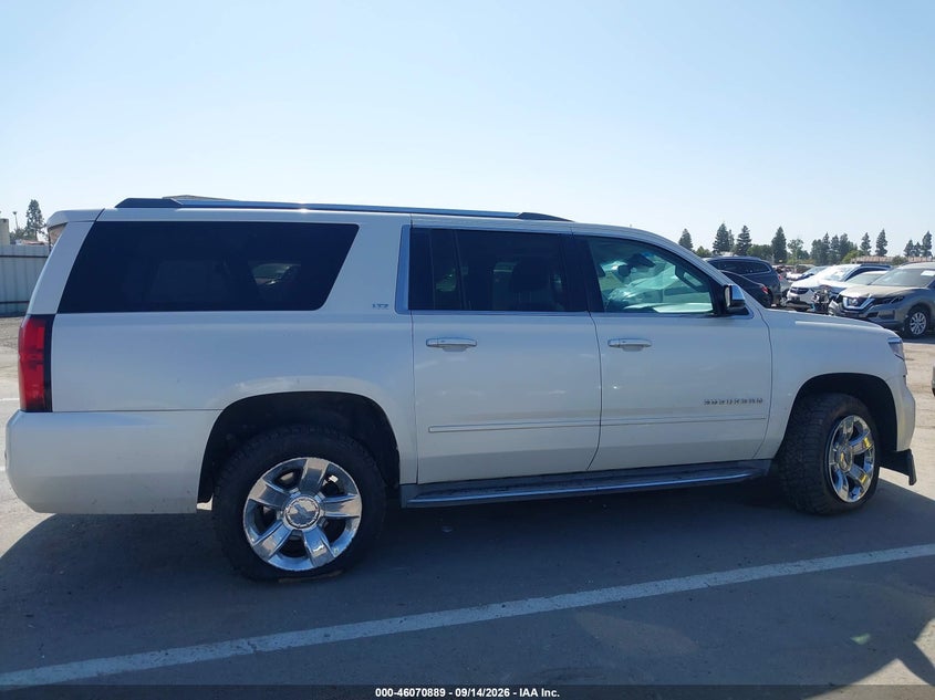 CHEVROLET SUBURBAN 1500 - zdjęcie 18