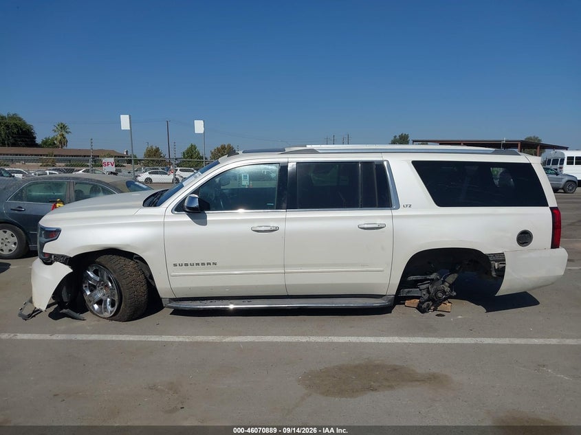 CHEVROLET SUBURBAN 1500 - zdjęcie 19