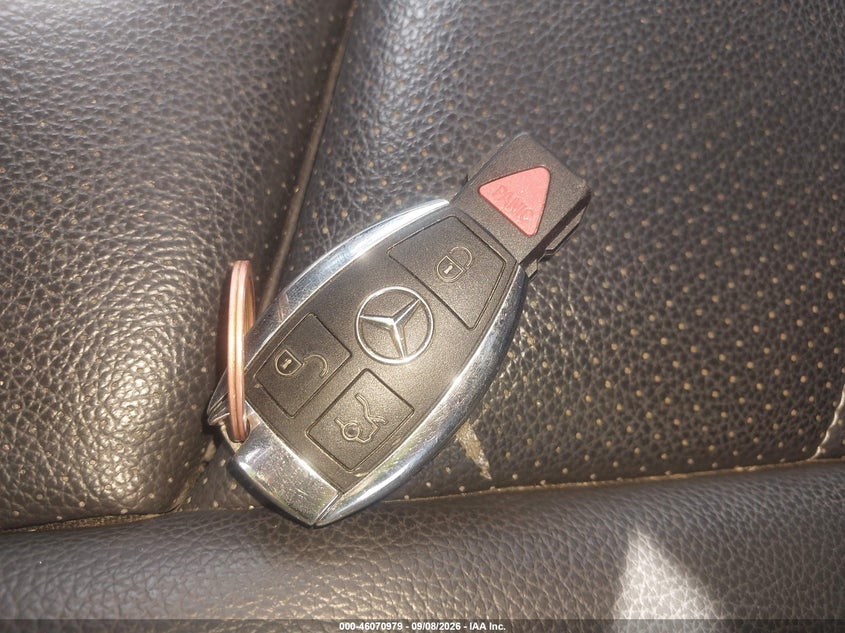 MERCEDES-BENZ GLC 300 - zdjęcie 11