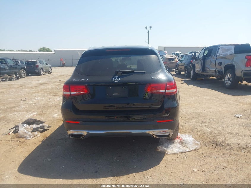 MERCEDES-BENZ GLC 300 - zdjęcie 16
