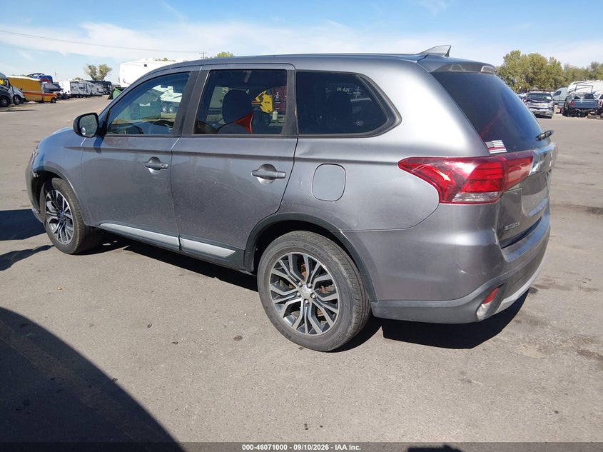 2017 MITSUBISHI OUTLANDER auction photo 3