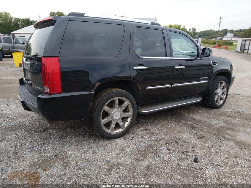 2010 CADILLAC ESCALADE auction photo 4
