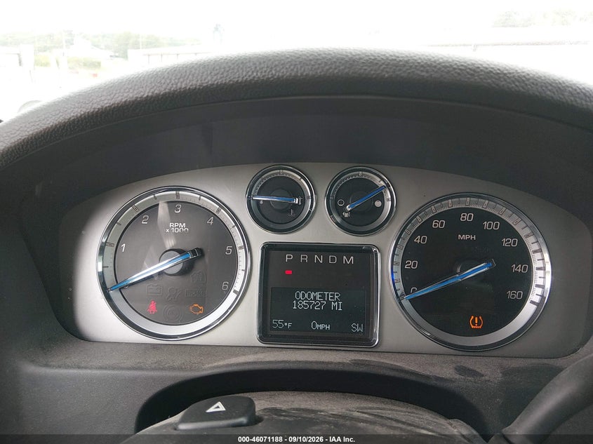 2010 CADILLAC ESCALADE auction photo 7