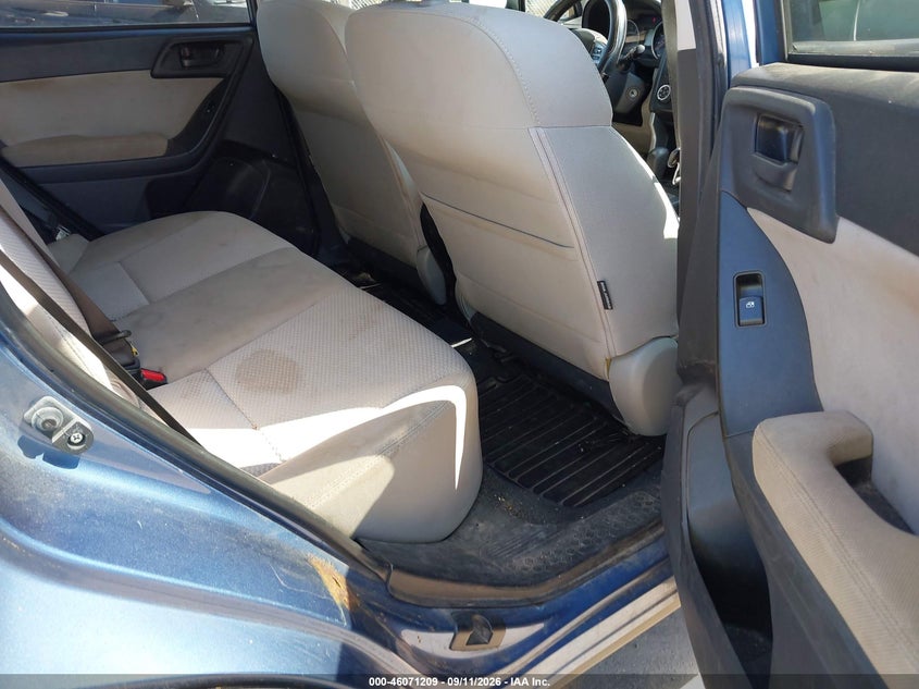 2015 SUBARU FORESTER auction photo 8