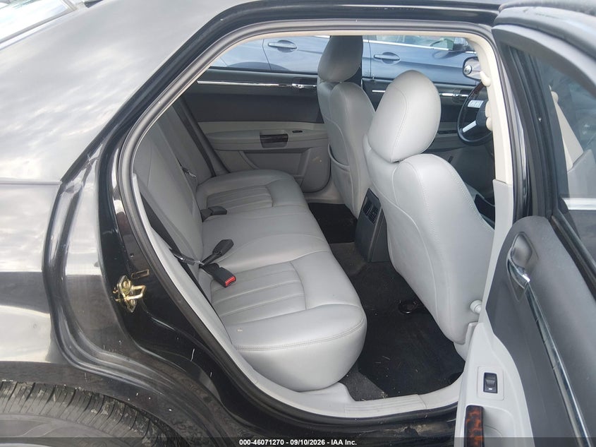 2006 CHRYSLER 300C · Фото 8