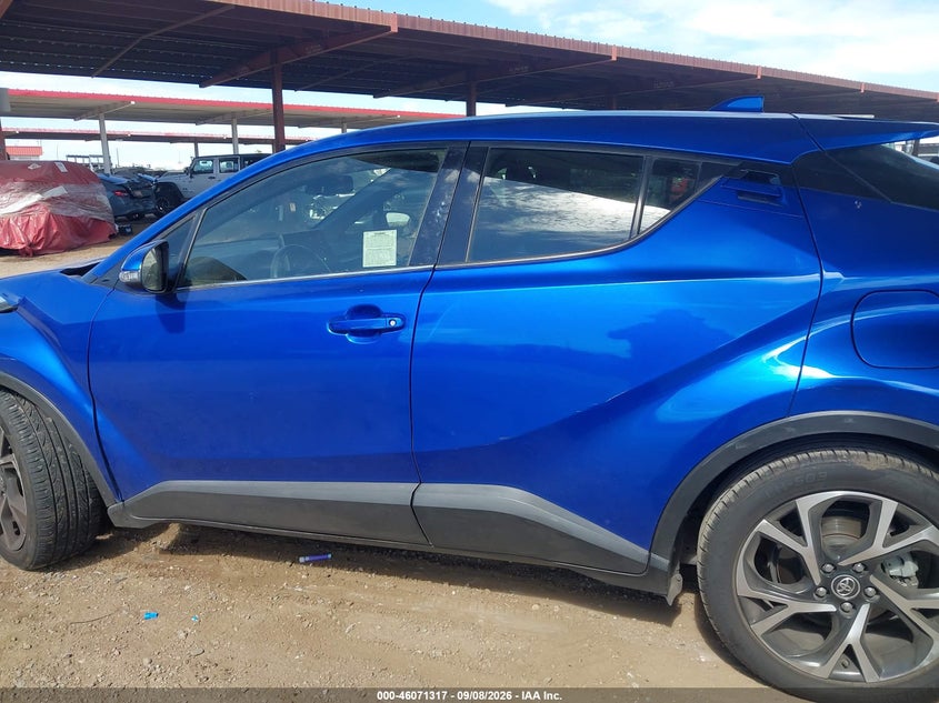 TOYOTA C-HR - zdjęcie 14