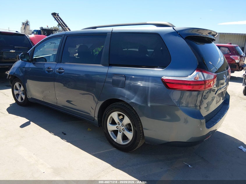 TOYOTA SIENNA - zdjęcie 3