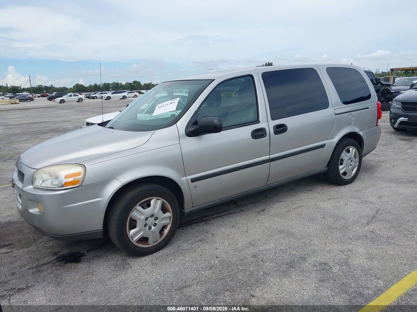 2008 CHEVROLET UPLANDER auction photo 2