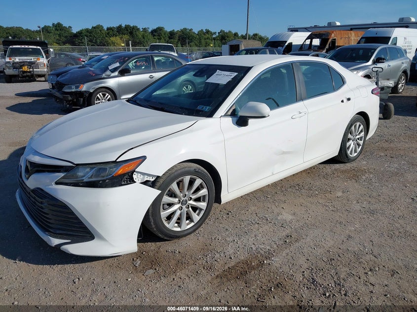 Vin: 4t1b11hk1ju050316, lot: 46570944, toyota camry le 20182
