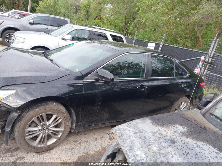 TOYOTA CAMRY - zdjęcie 15